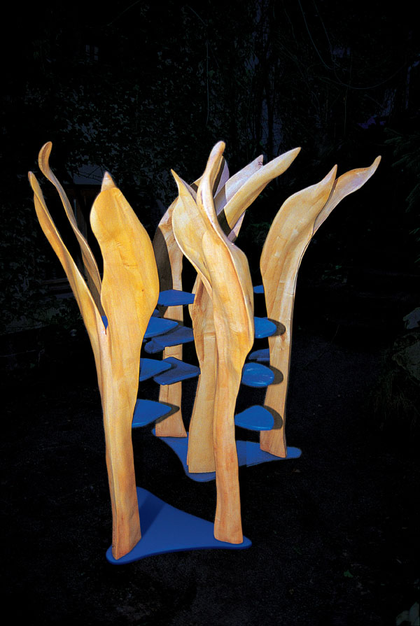 Regalobjekt aus Massivholz